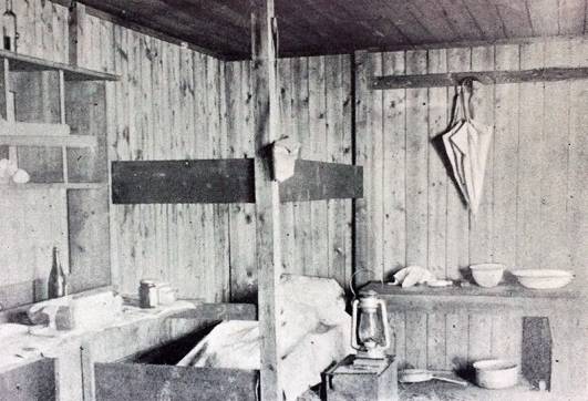 1926 - Peter's Hut, Interior