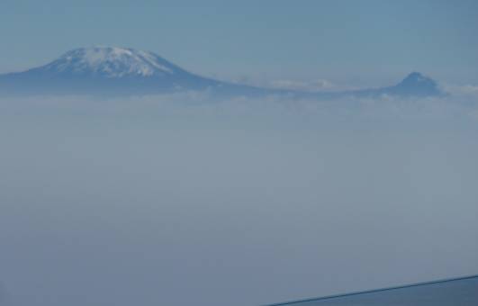 Erster Blick auf Kilimanjaro im Anflug