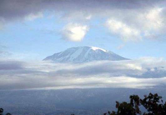 Mt.Kilimanjaro aus ca. 100km