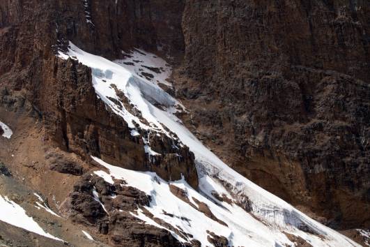 Arrow Glacier vor rechter Steilwand
