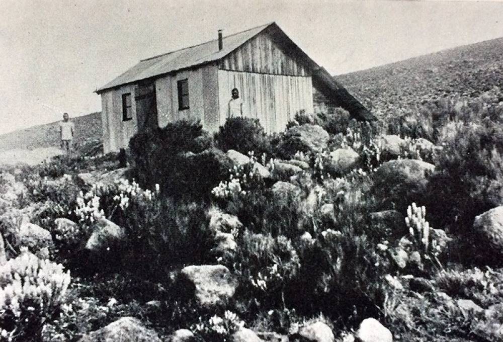 1926 - Die Peters Hütte in Africas Dome of Mystery