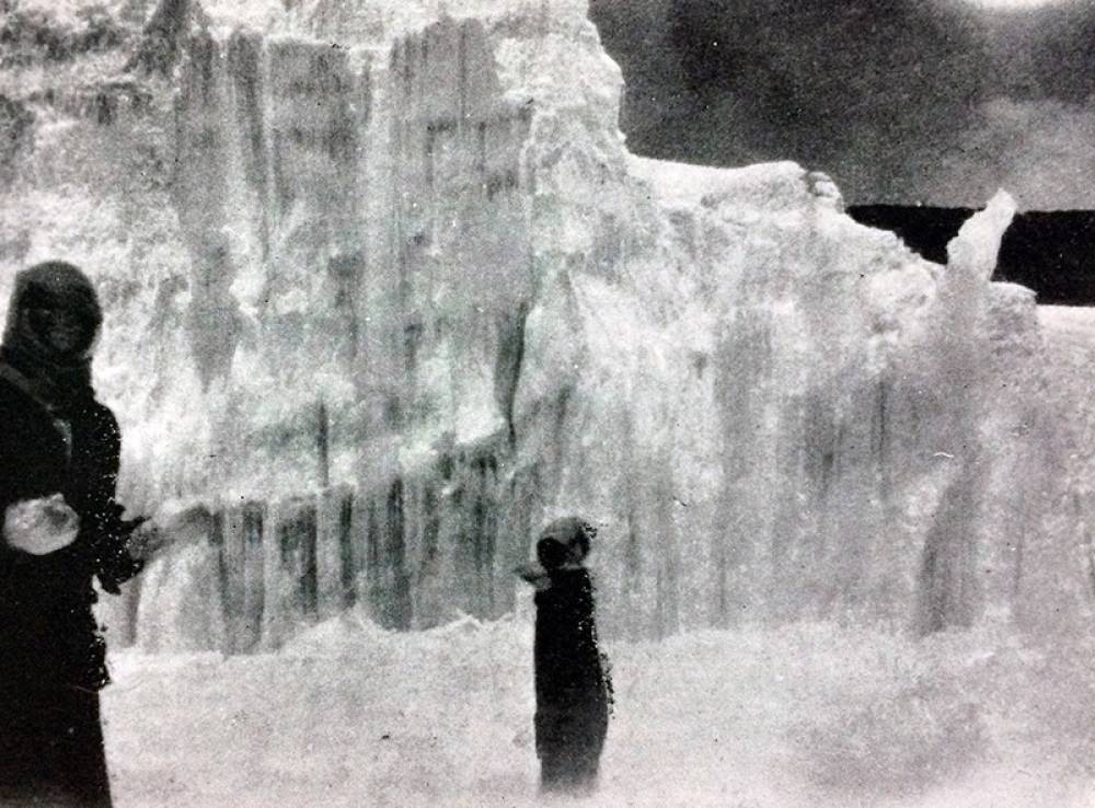 1926 - Wachagga Feel First Time Snow