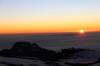 Sonnenaufgang am Gipfel hinter Mawenzi
