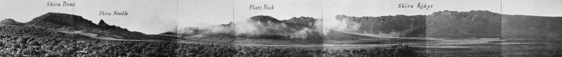Das Shira Platau 1948.Mit dem zentralem Platzkegel - hier als Platz Peak bezeichnet. Ein Panoramabild aus Einzelaufnahmen von Georg Salt aus dem jahr 1948. [7]