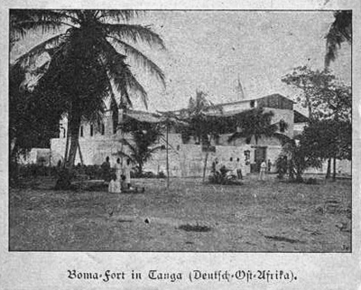 1905 - Die Alte Boma in Tanga. Hier befindet sich das Wandgemälde Kilimandscharo von Wilhelm Kuhnert seit 1892