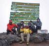 <small><b>Bilder von der Machame Route aus dem Kilimanjaro-Gipfelbuch-Eintrag-Nr.: 333</b><br>Eintrag-Titel : Durch die Eisschlucht des Northern Icefields von J. Martin vom 2014-04-02 16:18:23<br><b>Bild-Beschreibung : Das obligatorische Gipfelbild... ;)</b></small>