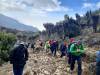 <small><b>Bilder von der Umbwe Route aus dem Kilimanjaro-Gipfelbuch-Eintrag-Nr.: 400</b><br>Eintrag-Titel : Umbwe via Western Breach in Familie von Sven Kiessling vom 2019-08-06 11:49:35<br><b>Bild-Beschreibung : Barranco 3800m Weg zum Lavatower</b></small>