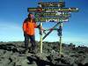 <small><b>Bilder von der Machame Route aus dem Kilimanjaro-Gipfelbuch-Eintrag-Nr.: 119</b><br>Eintrag-Titel : Ein Traum wurde wahr ! von Sven Grimm vom 2005-03-06 11:31:00<br><b>Bild-Beschreibung : Uhuru Peak am 15.02.2005</b></small>
