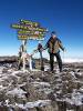 <small><b>Bilder von der Machame Route aus dem Kilimanjaro-Gipfelbuch-Eintrag-Nr.: 107</b><br>Eintrag-Titel : Mit Afromaxx von Bernward Miezal vom 2005-02-15 20:04:00<br><b>Bild-Beschreibung : B.Miezal am 23.12.2004 am Uhuru Peak</b></small>