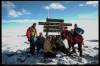 <small><b>Bilder von der Rongai Route aus dem Kilimanjaro-Gipfelbuch-Eintrag-Nr.: 51</b><br>Eintrag-Titel : Ein unvergessliches Erlebnis von Thomas Teichmüller vom 2003-04-09 13:34:00<br><b>Bild-Beschreibung : Gruppenbild am Uhuru Peak</b></small>