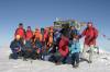 <small><b>Bilder von der Rongai Route aus dem Kilimanjaro-Gipfelbuch-Eintrag-Nr.: 216</b><br>Eintrag-Titel : Exkursion-2007, TSG-Ailingen von Karl Pfeifer vom 2011-07-18 22:58:24<br><b>Bild-Beschreibung : Gipfelfoto der TSG-Gruppe 2007</b></small>