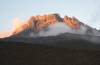 <small><b>Bilder von der Marangu Route aus dem Kilimanjaro-Gipfelbuch-Eintrag-Nr.: 354</b><br>Eintrag-Titel : -Kilimanjaro- Uhuru Peak am 01.01.2011 von Dirk Sinkwitz vom 2015-02-04 21:20:07<br><b>Bild-Beschreibung : Mawenzi in der Morgensonne</b></small>