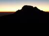 <small><b>Bilder von der Machame Route aus dem Kilimanjaro-Gipfelbuch-Eintrag-Nr.: 258</b><br>Eintrag-Titel : Tagesaufstieg Machame Sept. 2012 von Peter Richter vom 2013-01-01 18:12:14<br><b>Bild-Beschreibung : Kurz nach 5Uhr - Mawenzi im Morgenlicht</b></small>