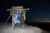 <small><b>Bilder von der Machame Route aus dem Kilimanjaro-Gipfelbuch-Eintrag-Nr.: 147</b><br>Eintrag-Titel : Herrlich, wir haben es geschafft! von Wolfgang, Helga Walgenbach vom 2005-11-04 14:37:00<br><b>Bild-Beschreibung : Uhuru Peak am 29.07.2005</b></small>