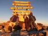 <small><b>Bilder von der Lemosho Route aus dem Kilimanjaro-Gipfelbuch-Eintrag-Nr.: 381</b><br>Eintrag-Titel : Uhuru-Peak 2016 von Jürgen Heinz vom 2016-11-09 13:20:42<br><b>Bild-Beschreibung : Uhuru Peak bei Sonnenaufgang II</b></small>