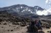 <small><b>Bilder von der Machame Route aus dem Kilimanjaro-Gipfelbuch-Eintrag-Nr.: 386</b><br>Eintrag-Titel : Machame Route in 9 Tagen, eine gute Variante von Rüdiger Achtenberg vom 2017-03-15 21:45:20<br><b>Bild-Beschreibung : 17 Weg zum Lava Tower</b></small>