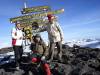<small><b>Bilder von der Marangu Route aus dem Kilimanjaro-Gipfelbuch-Eintrag-Nr.: 161</b><br>Eintrag-Titel : Anstrengender Aufstieg von Achim Menke vom 2006-04-09 11:34:00<br><b>Bild-Beschreibung : Uhuru Peak am 27.03.2006</b></small>