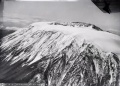 ETHBIB Bildarchiv LBS MH02-07-0115 262505 Gletscherdach des Kibo mit Kraterring aus 5900 m Höhe.jpg