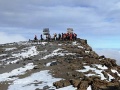 2015 01 16 Uhuru Peak zwei Gipfelschilder.jpg